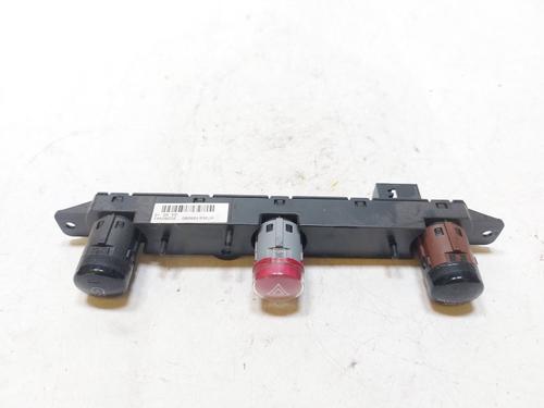 climate-control-fiat-500x-334_-2014-37019768 main image