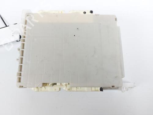 Used Fuse box TOYOTA YARIS (_P13_) 1.5 Hybrid (NHP130_, NHP130) (101 hp) 21261775
