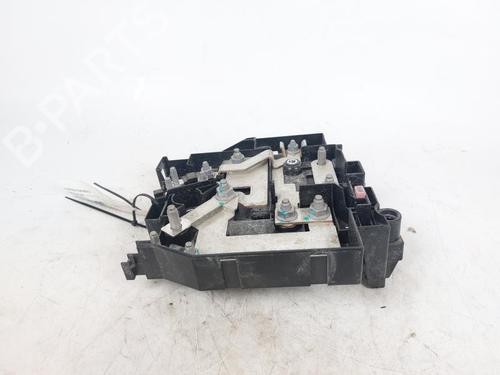 Used Fuse box Fuse box 17205517 17205517