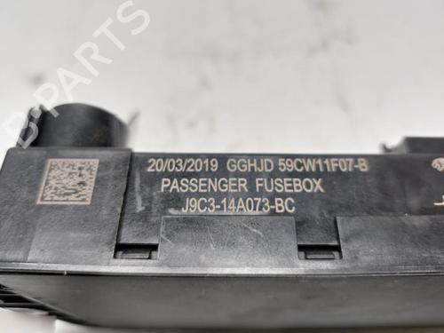 Fuse box JAGUAR E-PACE (X540) 2.0 D150 AWD | BP30613347E1 