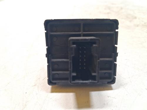 Left front window switch FIAT 500L (351_, 352_) 1.3 D Multijet (199LXY1A, 199LXY11) | BP39498773I27 - Image 3