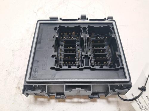 Used Fuse box Fuse box 37513508 37513508