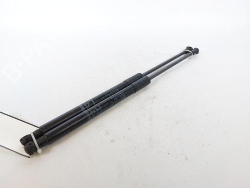 Used Tailgate lift support TOYOTA YARIS (_P13_) 1.5 Hybrid (NHP130_, NHP130) (101 hp) 15171630
