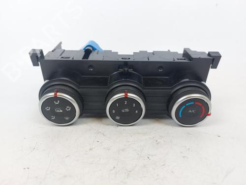 Used Climate control Climate control 17205978 17205978