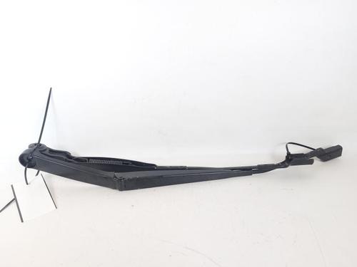 Used Front windshield wiper arm FIAT 500 (312_) 1.0 Mild Hybrid (312.AYD1B) (69 hp) 23882139
