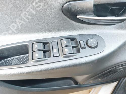 Left front steering knuckle LANCIA YPSILON (312_) 0.9 CNG (312.YXG1A) | BP30505825M25