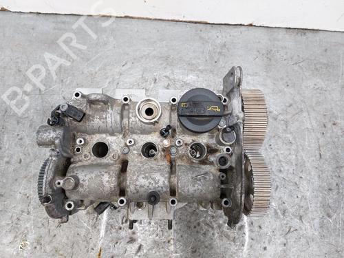 Used Cylinder head VW UP! (121, 122, BL1, BL2, BL3, 123) 1.0 (60 hp) 15166739