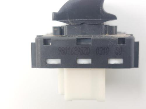 Left front window switch CITROËN C3 III (SX) 1.2 PURETECH 82 | BP29933260I27