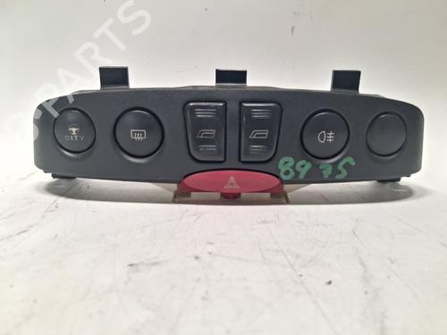 Used Left front window switch Left front window switch FIAT PUNTO (188_) 1.2 60 (188.030, .050, .130, .150, .230, .250) (60 hp) 40491986 40491986