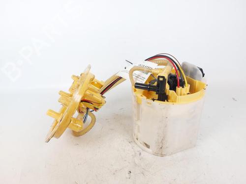 Used Fuel pump BMW 3 Touring (G21, G81) 318 d (150 hp) 15175868