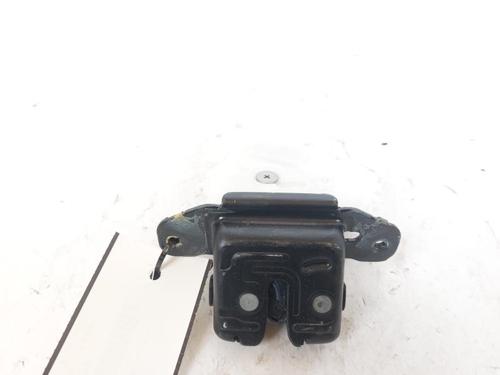 Used Tailgate lock TOYOTA YARIS (_P21_, _PA1_, _PH1_) 1.0 (KSP211) (72 hp) 17723640