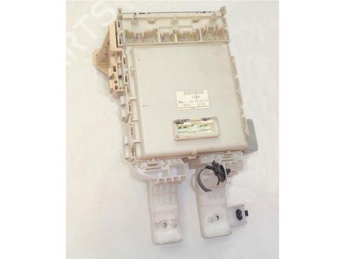 Fuse box TOYOTA YARIS (_P9_) 1.0 VVT-i (KSP90_, KSP90R) | BP15139435E1