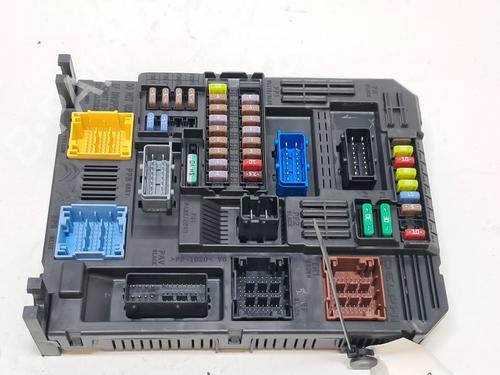 Used Fuse box Fuse box 39236212 39236212