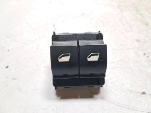 Used Left front window switch Left front window switch CITROËN C3 III (SX) 1.2 THP 110 (SXHNPS, SXHNZT, SXHNZ6) (110 hp) 33194950 33194950