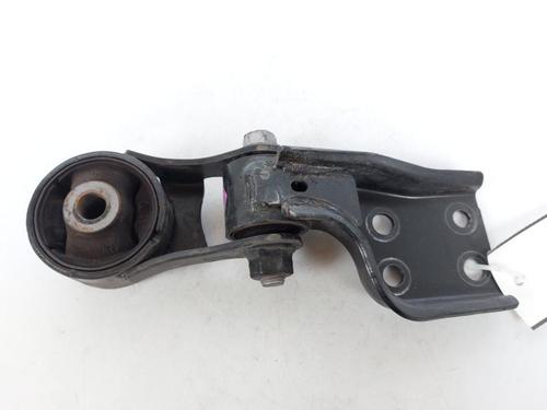 Used Gearbox mount TOYOTA YARIS (_P13_) 1.5 Hybrid (NHP130_, NHP130) (101 hp) 15171629