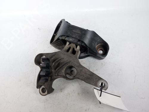 Used Engine mount Engine mount RENAULT CLIO IV Grandtour (KH_) 1.5 dCi 90 (KHN3, KHN4) (90 hp) 15164728 15164728