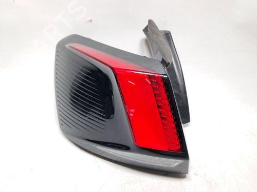 Farolim esquerdo Farolim esquerdo PEUGEOT 3008 II SUV (MC_, MR_, MJ_, M4_) 1.5 BlueHDi 130 (131 hp) 33752254 33752254