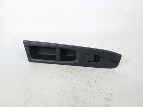 Used Left front window switch TOYOTA YARIS (_P13_) 1.0 (KSP130_, KSP130) (69 hp) 22754086