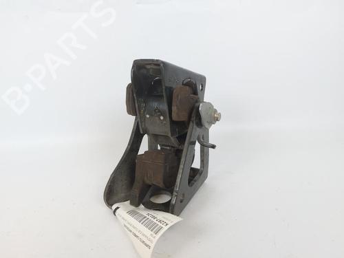 Used Gearbox mount Gearbox mount TOYOTA AURIS Estate (_E18_) 1.8 Hybrid (ZWE186_, ZWE186R, ZWE186H) (136 hp) 15160561 15160561