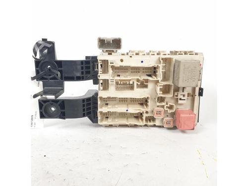 Sikringsdose TOYOTA URBAN CRUISER (_P1_) 1.4 D-4D (NLP110_, NLP110R) (90 hp) 15151427