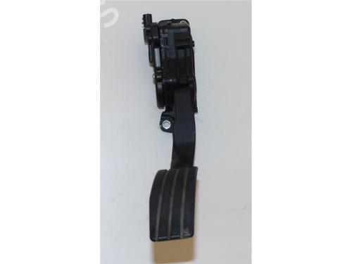 Pedal RENAULT TWINGO II (CN0_) 1.2 (CN0D) (58 hp) 15141422