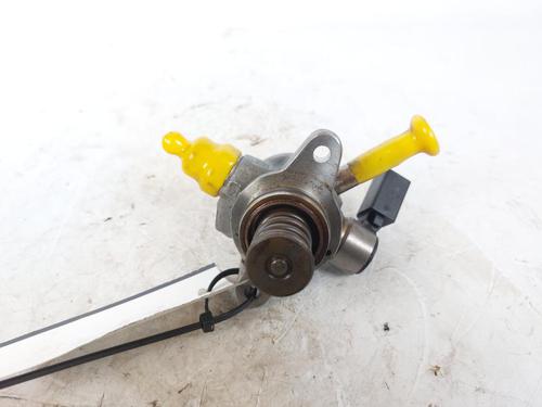 Used Injection pump VW GOLF VIII (CD1, DA1) 1.0 TSI (110 hp) 23881554