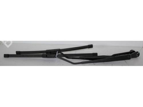 Used Front windshield wiper arm Front windshield wiper arm SUZUKI SWIFT IV (FZ, NZ) 1.3 DDiS (AZG413D, ZC02S, ZC92S) (75 hp) 15145214 15145214