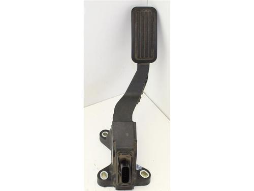 Pedal für TOYOTA YARIS (_P9_) 1.4 D-4D (NLP90_, NLP90R) (90 hp) 15142559
