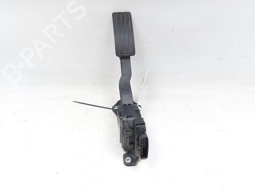pedal-suzuki-s-cross-2022-28374347 main image