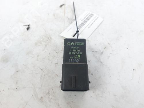Used Engine control unit (ECU) Engine control unit (ECU) PEUGEOT 208 I (CA_, CC_) 1.4 HDi (68 hp) 17380331 17380331