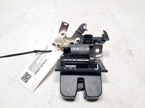 Used Tailgate lock SKODA KAROQ (NU7, ND7) 2.0 TDI (116 hp) 31011001