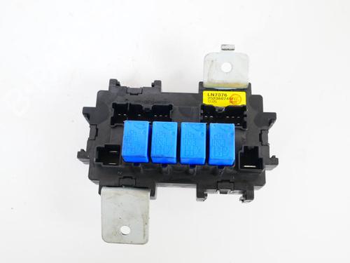 Used Fuse box Fuse box RENAULT KOLEOS I (HY_) 2.0 dCi 4x4 (HY0K) (150 hp) 15151099 15151099