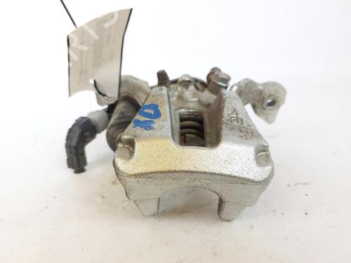 Used Right front brake caliper TOYOTA YARIS (_P21_, _PA1_, _PH1_) 1.5 Hybrid (MXPH10, MXPH11) (116 hp) 15471788