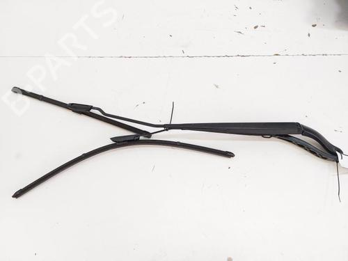 Used Front windshield wiper arm RENAULT MEGANE IV Hatchback (B9A/M/N_) 1.3 TCe 140 (B9NB) (140 hp) 17204805