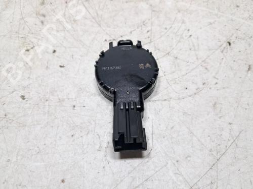 Used Electronic module Electronic module CITROËN C3 III (SX) 1.2 THP 110 (SXHNPS, SXHNZT, SXHNZ6) (110 hp) 33194949 33194949