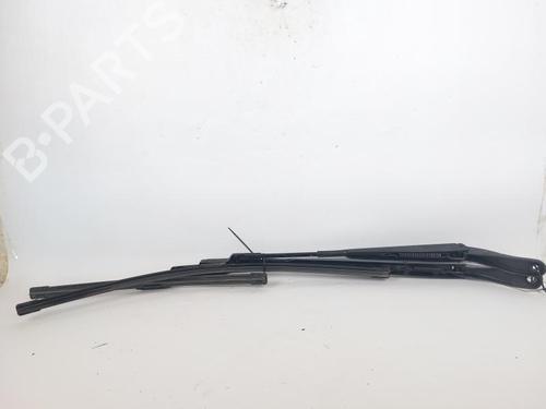 Used Front windshield wiper arm PEUGEOT 2008 II (UD_, US_, UY_, UJ_, UR_, UC_) 1.2 PureTech 130 (USHNS, URHNS) (130 hp) 17539919
