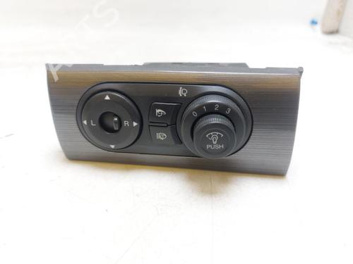 switch-chevrolet-captiva-c100-c140-2006-29383475 main image