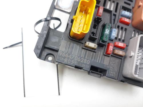 Fuse box PEUGEOT 308 I (4A_, 4C_) 1.6 HDi | BP29238397E1 