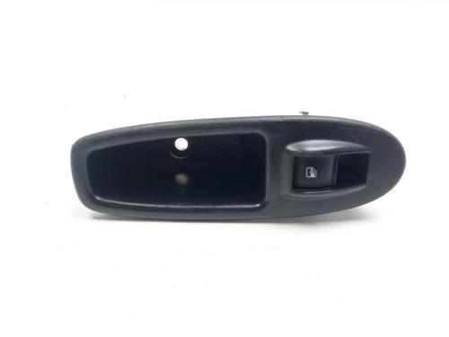 Used Left front window switch FIAT 500L (351_, 352_) 1.3 D Multijet (199.LYM11, 199.LYM1A) (95 hp) 24540370
