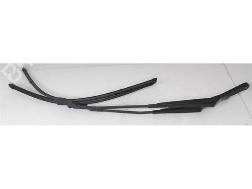 Used Front windshield wiper arm PEUGEOT 308 CC (4B_) 2.0 HDi (163 hp) 15142284