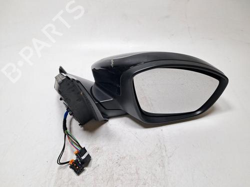 Used Right mirror OPEL CORSA F (P2JO) 1.2 (68) (75 hp) 33196728