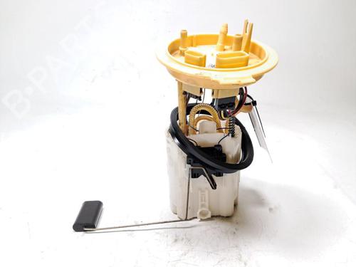 Used Fuel pump SKODA KAROQ (NU7, ND7) 2.0 TDI (116 hp) 31082211