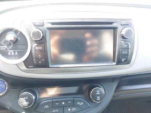 Shift knob TOYOTA YARIS (_P13_) 1.5 Hybrid (NHP130_, NHP130) | BP27443054I34