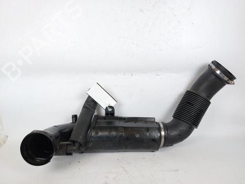 Used Air filter box Air filter box BMW 1 (F40) 118 i (140 hp) 19505280 19505280