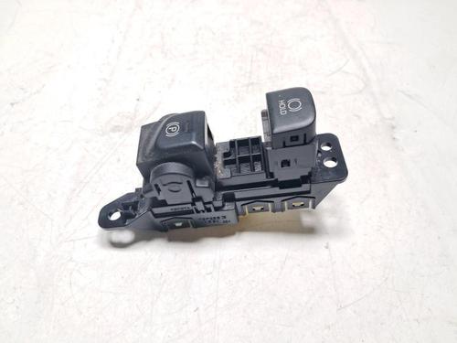 hand-brake-toyota-yaris-_p21_-_pa1_-_ph1_-2020-31036565 main image