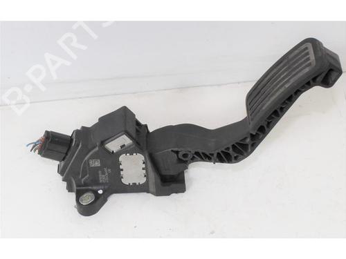 Pedal für TOYOTA YARIS (_P9_) 1.0 VVT-i (KSP90_, KSP90R) (69 hp) 15141872