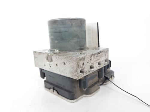 Used ABS pump TOYOTA YARIS (_P21_, _PA1_, _PH1_) 1.5 Hybrid (MXPH10, MXPH11) (116 hp) 17205124