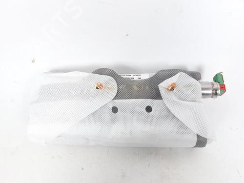 right-seat-airbag-renault-megane-iv-hatchback-b9amn_-15-blue-dci-95-b9a2-b9a6-985l06213r-2015-17380220 main image