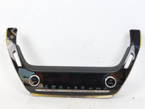 Used Climate control TOYOTA COROLLA Estate (_E21_) 2.0 Hybrid (MZEH12) (180 hp) 15357652