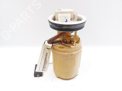 Used Fuel pump VW GOLF IV (1J1) 1.6 16V (105 hp) 27648467